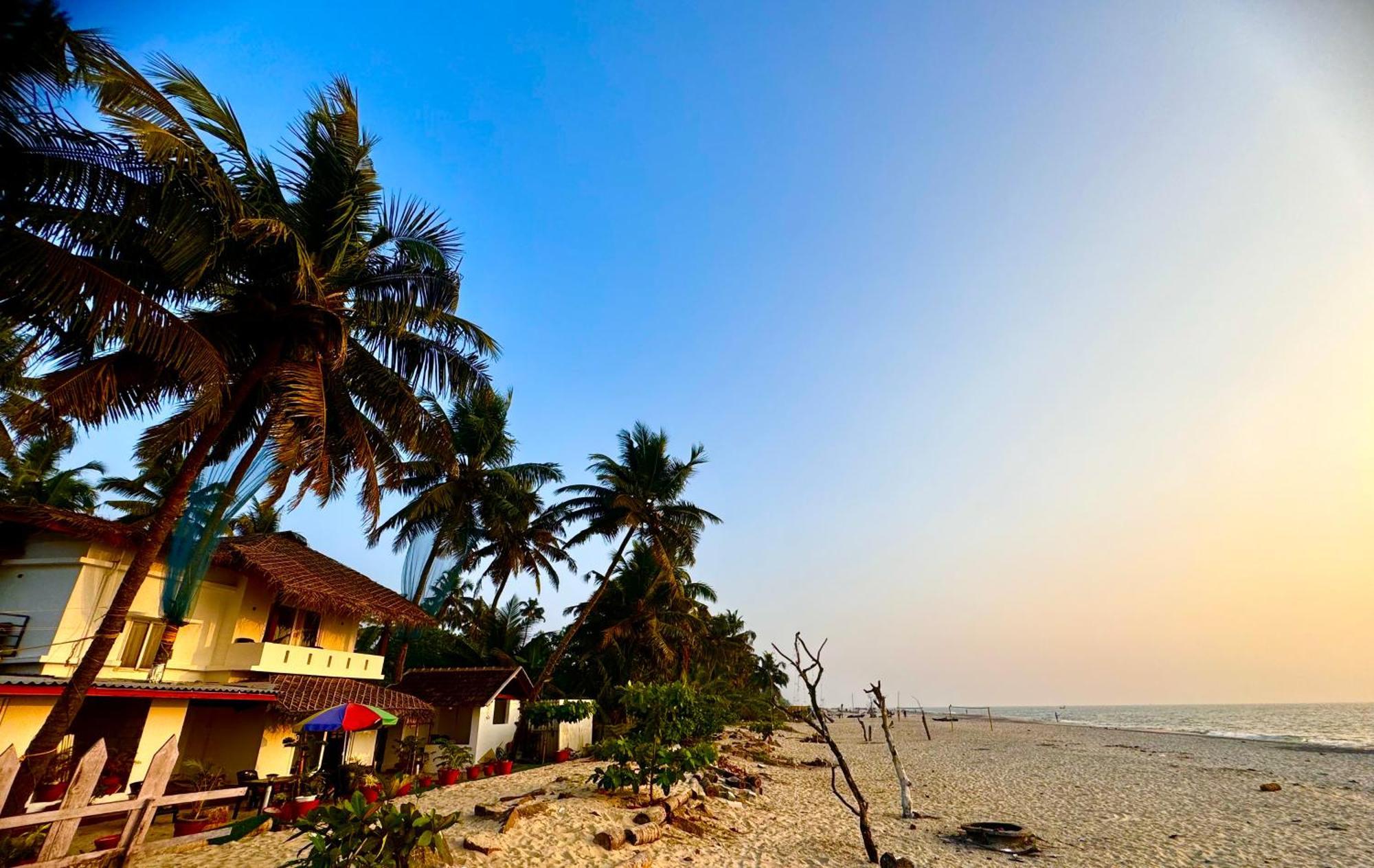 Alivious Beach Homestay Alappuzha Экстерьер фото
