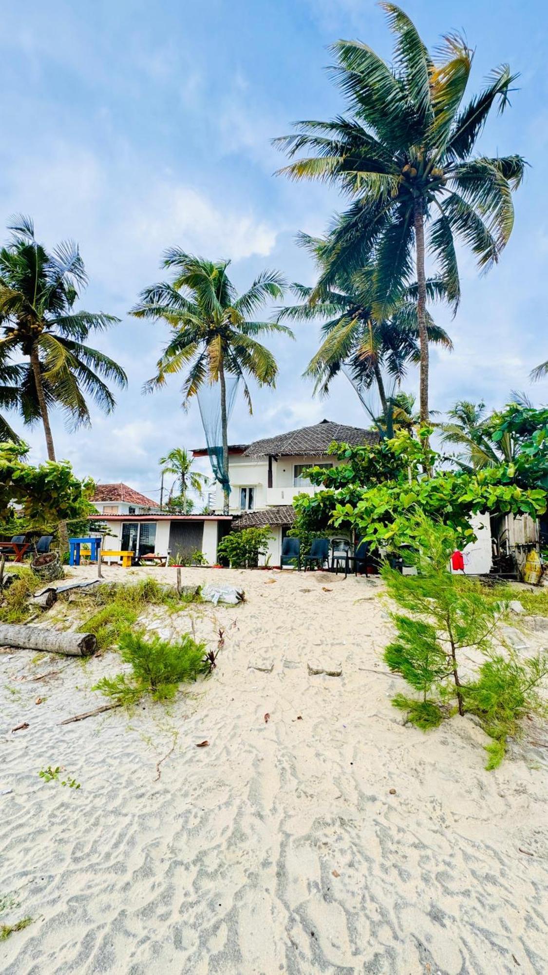 Alivious Beach Homestay Alappuzha Экстерьер фото