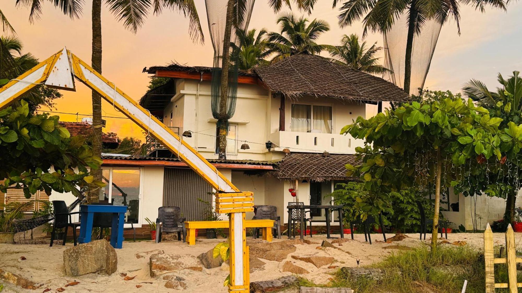 Alivious Beach Homestay Alappuzha Экстерьер фото